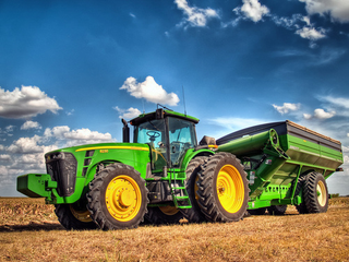 Illustration for article titled Awesome HDR Gallery Of John Deere Goodness